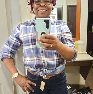 Meet your Posher, Alicea